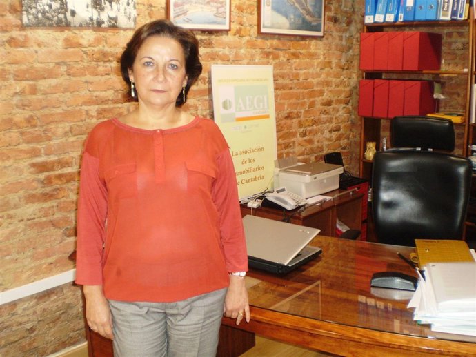 La Presidenta De AEGI Cantabria, Carmen Rodríguez     