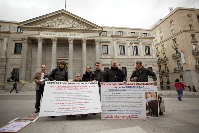 Miembros Del 15M En Huelga De Hambre Y Candidatos De Anticapitalistas