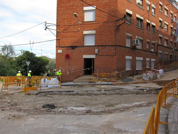 Socavón De La Plaza Isop De Barcelona