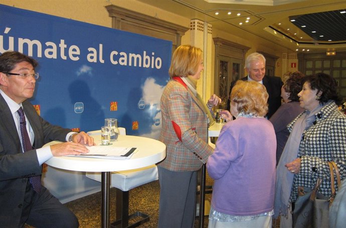 Aliaga (PAR), Rudi Y Suárez (PP) En Un Acto Con Mayores En Zaragoza