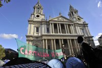 Las autoridades de Londres amenazan con nuevas acciones legales contra los indignados