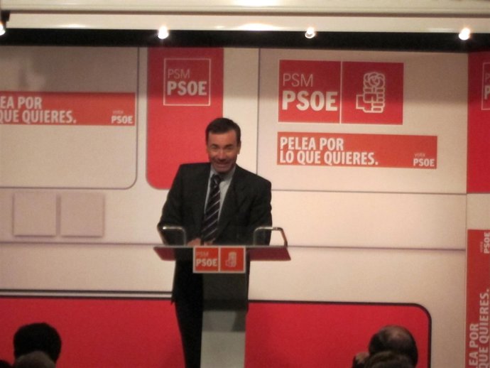 Tomás Gómez En Un Acto En Villa De Vallecas