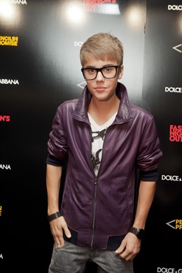 Posado De Justin Bieber En Un Photocall