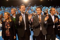 Rajoy promete invertir en el AVE a Galicia "el máximo necesario en el menor tiempo posible"