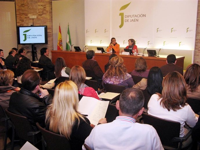 Nieto Y Álvarez Informan Sobre El Programa De Guarderías Temporeras.