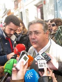 Zoido, "encantado" de haber propiciado la investigación de Alaya, pide que Gobierno entregue los documentos