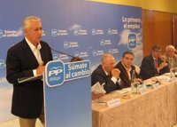 Arenas reitera su compromiso de que la Consejería de Turismo se ubique en Málaga si es presidente