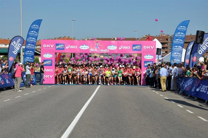 Salida De La Carrera De La Mujer, En Gijón.