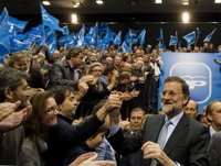 Rajoy apela a que todo el país tire del carro para salir de la crisis