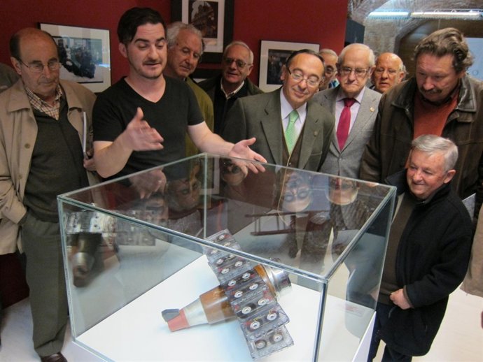 Jean Claude Explica Una De Sus Obras