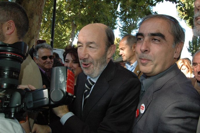Rubalcaba, En Guadix (Granada), En Un Mitin Expréss