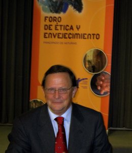 El Consejero De Sanidad José María Navia-Osorio