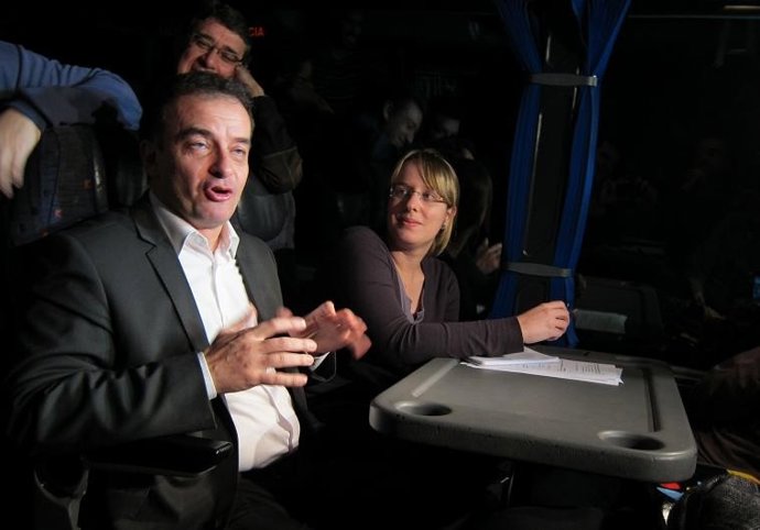 Alfred Bosch (ERC) En El Bus De Campaña De La Prensa 