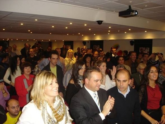 Mitin De Pxc En Vic Al Que Ha Acudido El Concejal De Pxc J.M.Paré