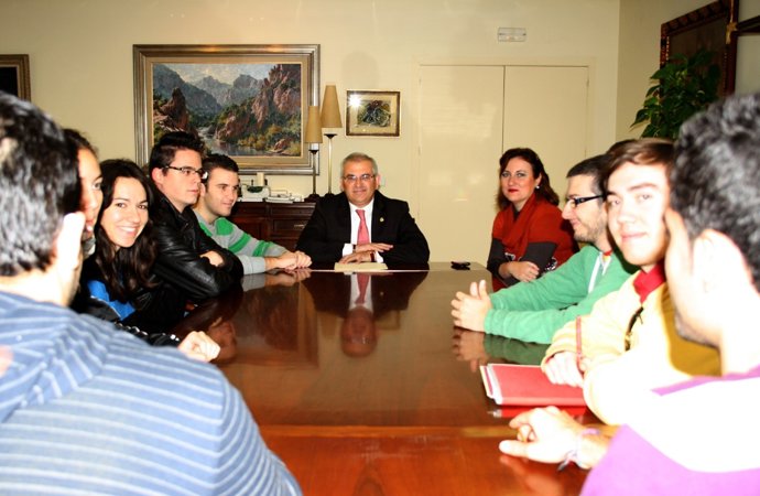 Reunión Entre El Rector De La UJA Y Alumnos Hoy