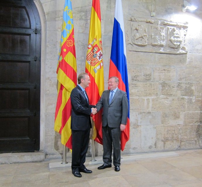 Reunión De Fabra Con Embajador De Rusia