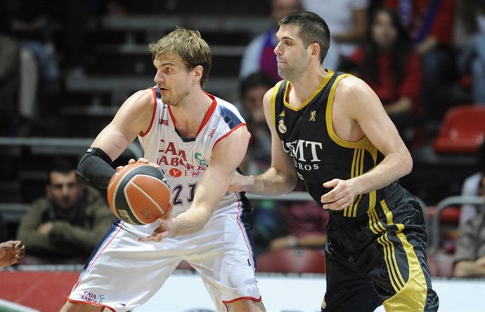 Tiago Splitter Y Felipe Reyes