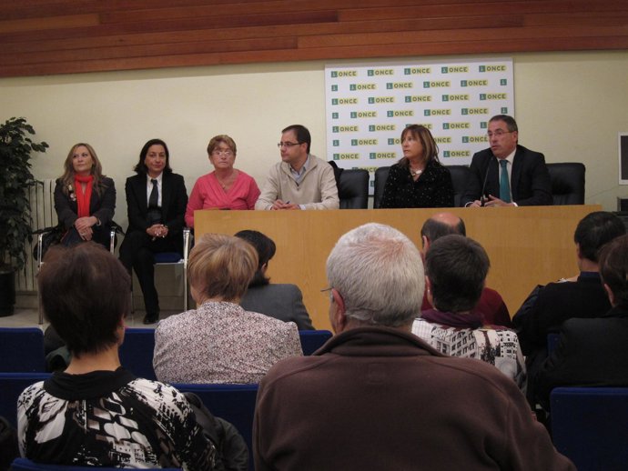 Los Candidatos Del PSOE Se Reúnen Con El CERMI