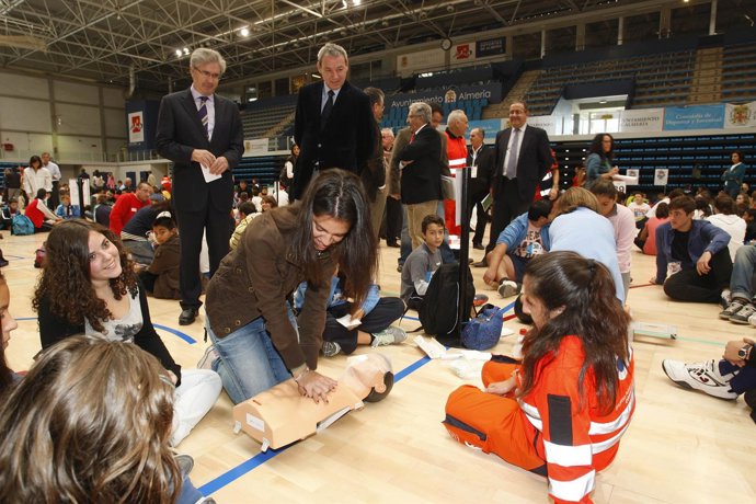 El Consejero De Educación Visita La Cardiomaratón De Almería
