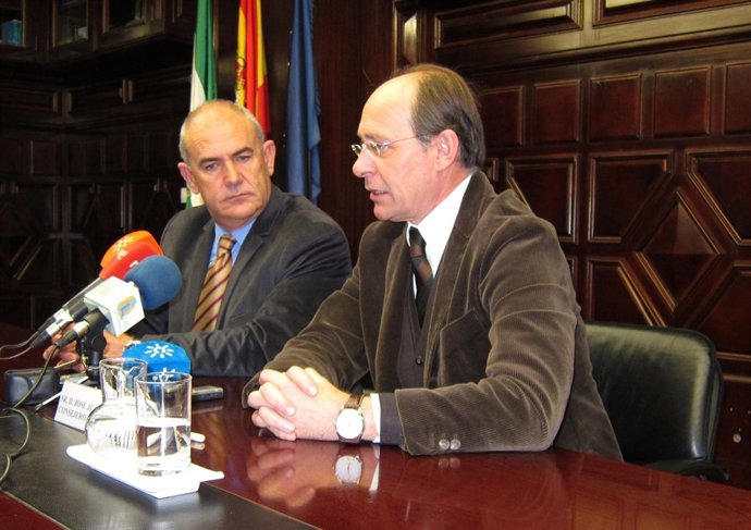 El Consejero De Medio Ambiente, José Juan Díaz Trillo, Tras La Firma De Convenio