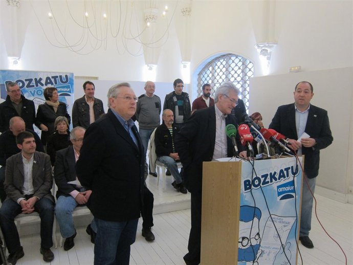 Patxi Zabaleta, Koldo Amezketa Y Pernando Barrena, Con Candidatos De Amaiur.