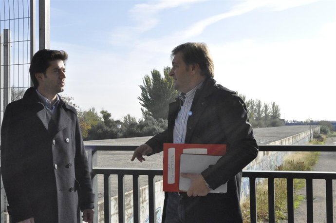 Los Concejales Del PP De Zaragoza Sebastián Contín Y Fernando Ledesma.