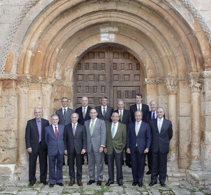 Galán Con Los Miembros Del Consejo Consultivo En La Finca De San Quirce (Burgos)