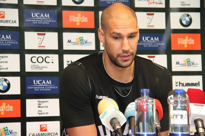 El Pívot Del UCAM Murcia, Jame Augustine