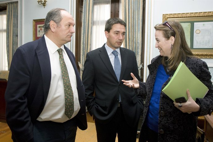 Los consejeros de Presidencia y Justicia, Leticia Díaz, y de Medio Ambiente, Ord