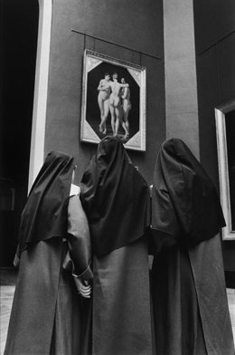 Imagen De 'El Louvre Y Sus Visitantes'