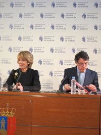 Aguirre llama a respetar la jornada de reflexión porque "no es un capricho" y dice al 15M que "no son el pueblo"