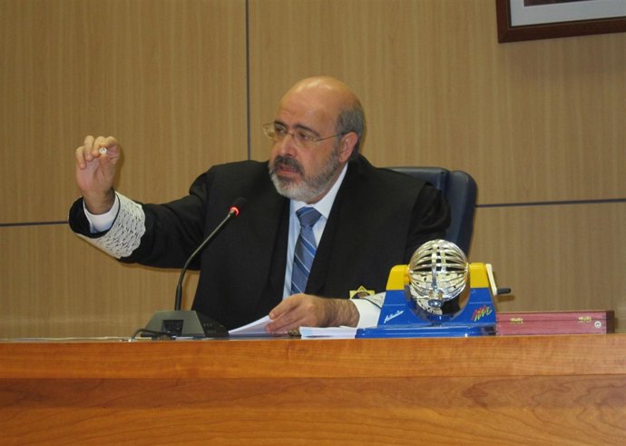 El Secretario Judicial En La Extracción Del Primer Número De Jurado