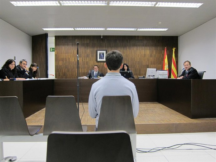 El Acusado De Homicidio Imprudente Por Golpear Y Matar Al Encargado De Un Hotel