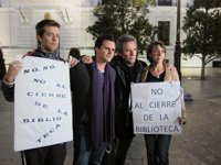 Unas 200 personas reivindican con poesía y teatro la reapertura de la Biblioteca de Las Palomas del Zaidín