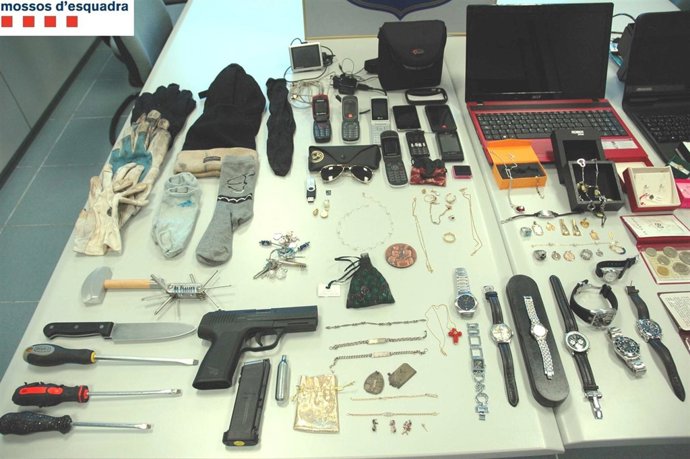 Objetos Recuperados Por La Policía Catalana
