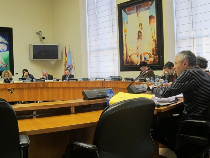 Comisión De Pesca: Jaulas, Voto Y Zonas C