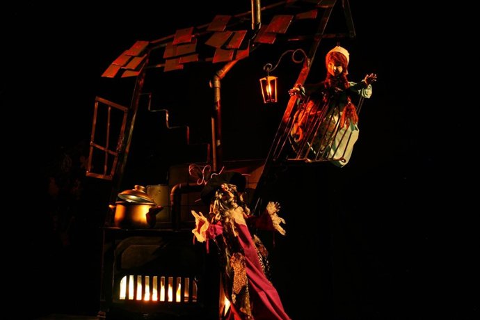 Escena De La Ópera Infantil 'Hansel Y Gretel'