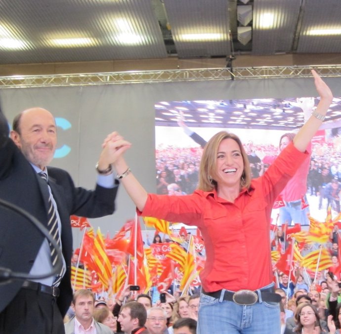 Rubcalcaba Y Chacón (PSOE) En Un Mitin En Barcelona