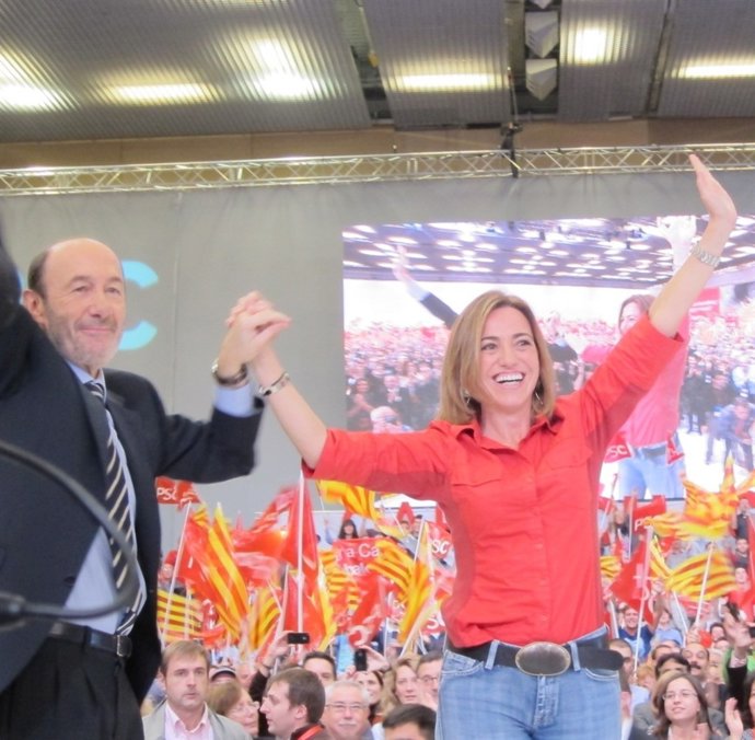 Rubcalcaba Y Chacón (PSOE) En Un Mitin En Barcelona
