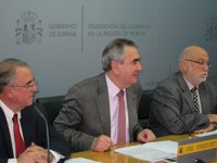 Tovar dice que lo que "debe molestar" a Valcárcel es "el protagonismo" del Gobierno central en el convenio aeroportuario