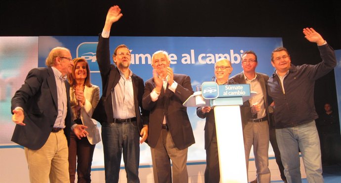 Rajoy, Junto A Arenas Y Montoro En Un Acto Electoral De Campaña