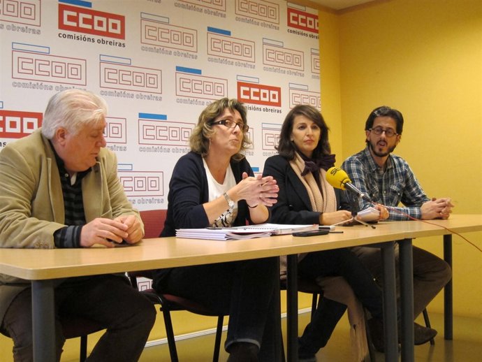 Rueda De Prensa De IU Y CC.OO En Santiago De Compostela