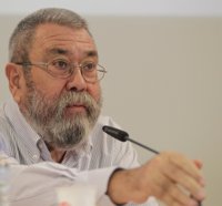 Méndez acusa a Aguirre de "reducir el control democrático en la sociedad" y le advierte que "no lo va a conseguir"