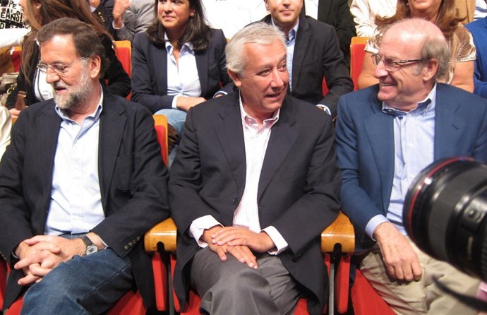 Rajoy, Arenas Y Pedro Rodríguez En Un Acto Electoral Del PP