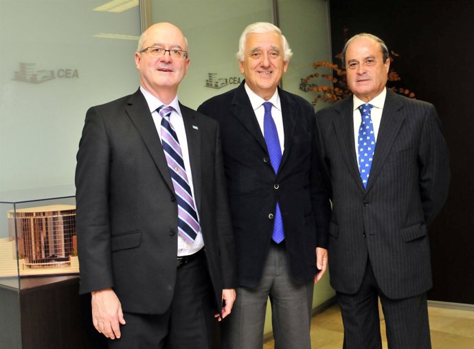 Santiago Herrero Recibe Al Director General De Emed Tartessus      