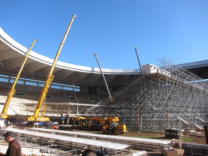 Imagen De Los Trabajos Para La Final En El Estadio De La Cartuja