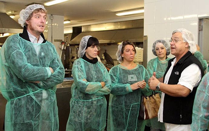 Los Parlamentarios Han Visitado Las Cocinas Del CHN.