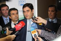 Echániz critica que los colectivos que ahora convocan protestas no las realizaran contra el anterior Ejecutivo