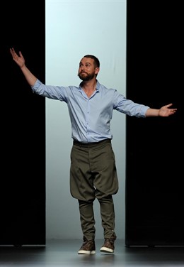 El Diseñador Nicolás Vaudelet En La Pasarela De Cibeles 