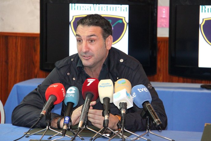 El Entrenador Del UCAM Murcia, Luis Guil